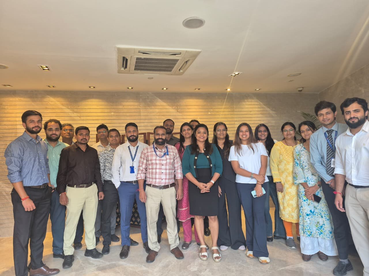 Sumita Singh with a group of HDFC Bank participants after a session